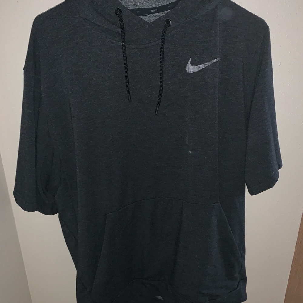 Nike t-shirt sweat shirt (dry fit)